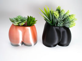 multicolor and black butt planter